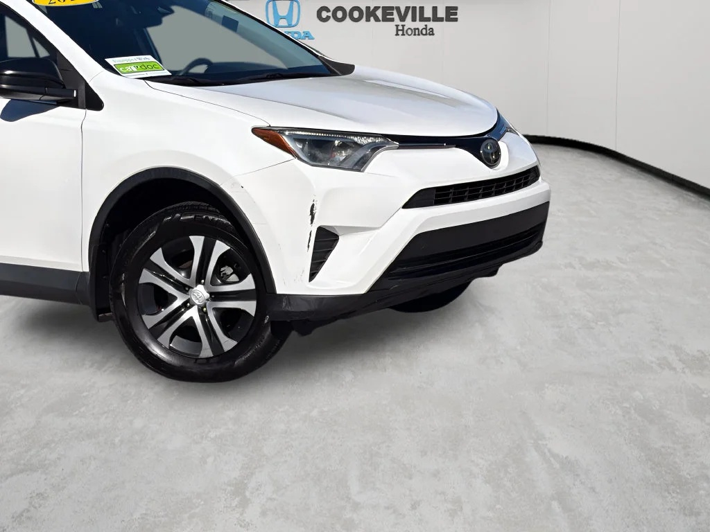 Used 2018 Super White Toyota LE image 3
