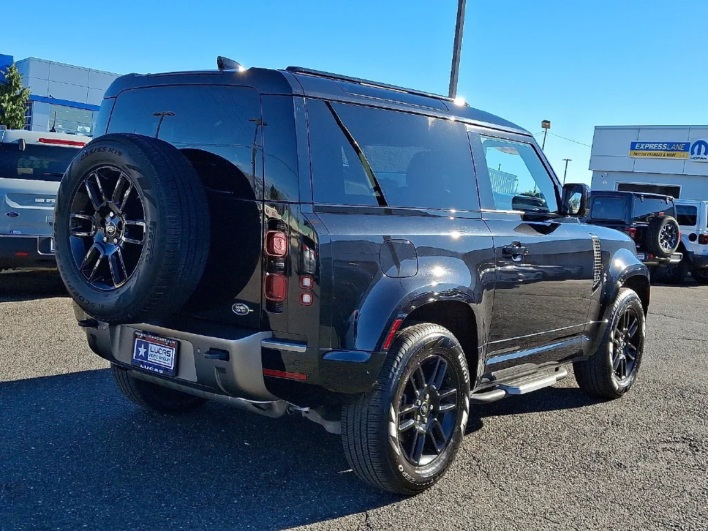 Used 2022  Land Rover X-Dynamic S image 11