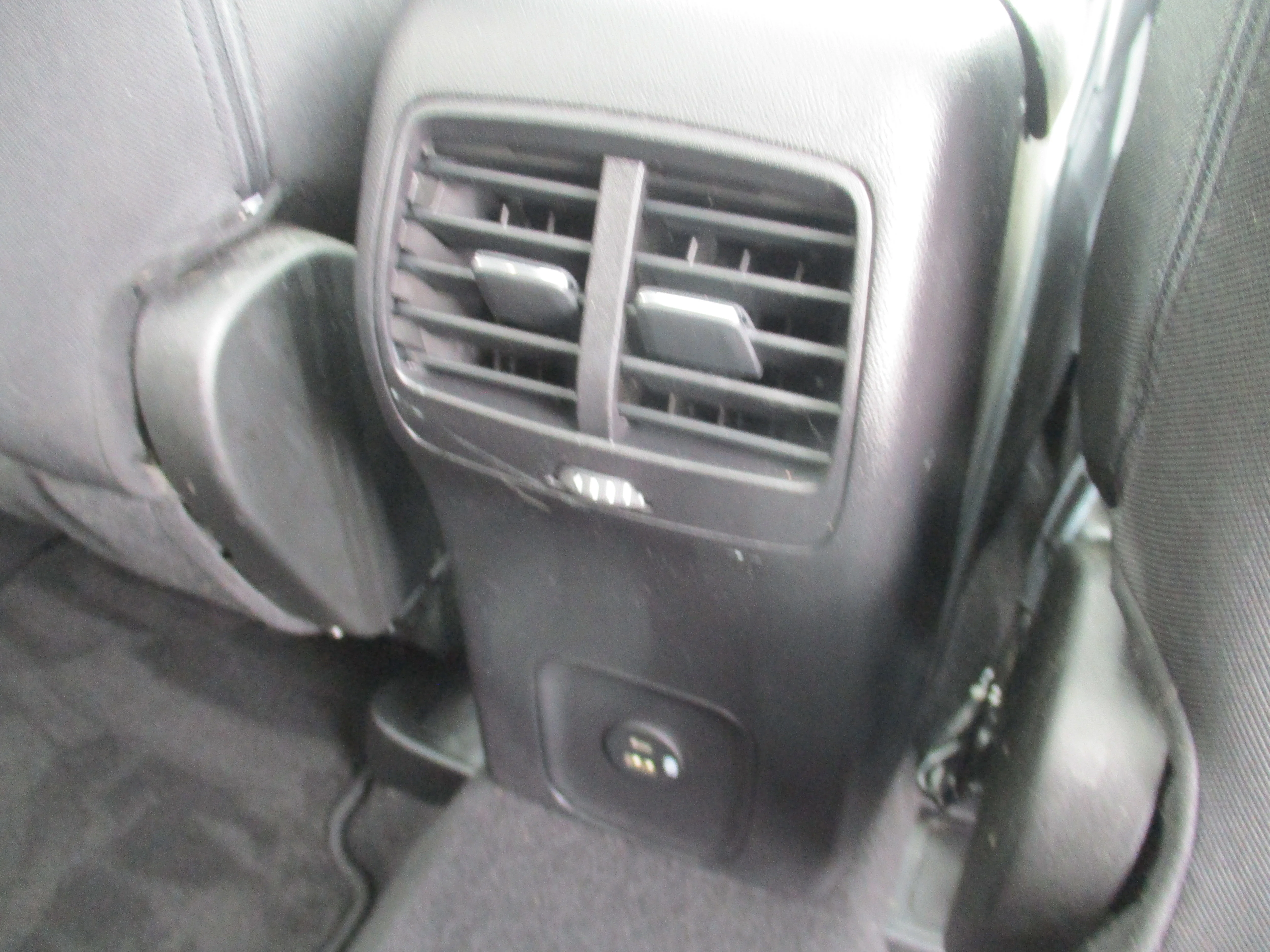 Used 2022 Rapid Red Metallic Tinted Clearcoat Ford SE image 43