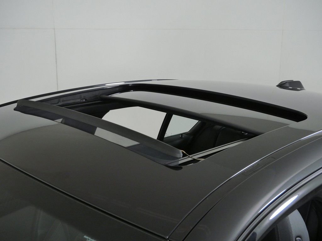New 2026 Black Sapphire Metallic BMW 330i xDrive image 17