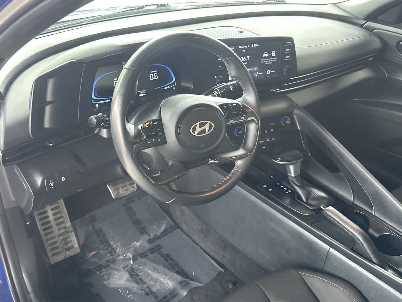 2025 Hyundai Elantra SEL - Photo 13