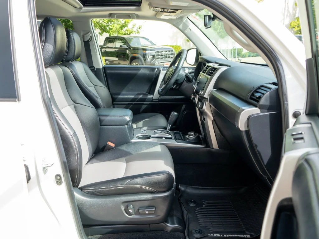 Used 2020 White Toyota SR5 Premium image 10