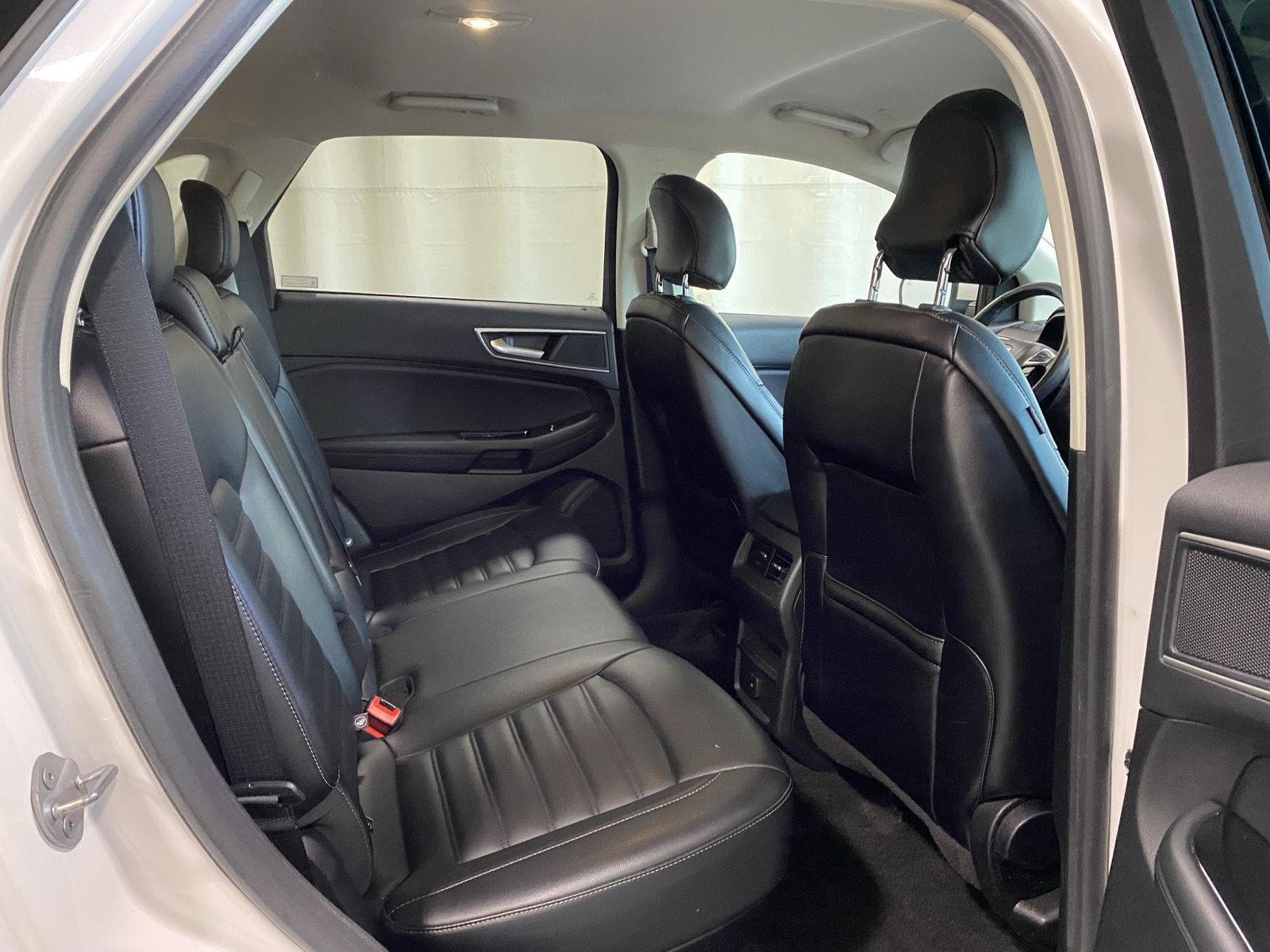 Used 2019 White Platinum Metallic Tri-Coat Ford SEL image 12