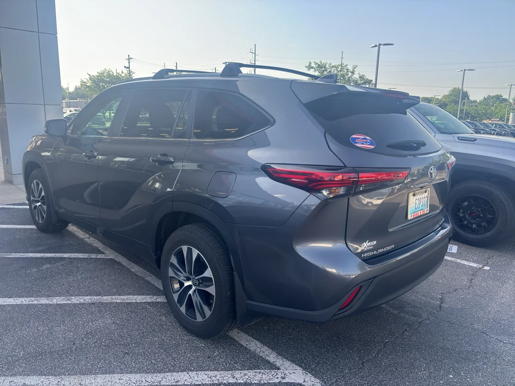 Used 2023 Gray Toyota  image 4