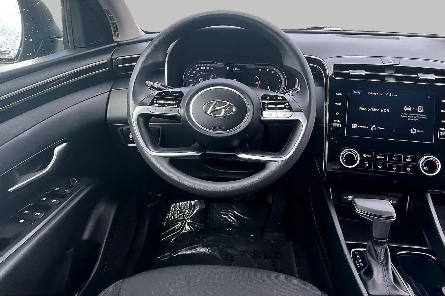Used 2022 Phantom Black Hyundai SEL image 8