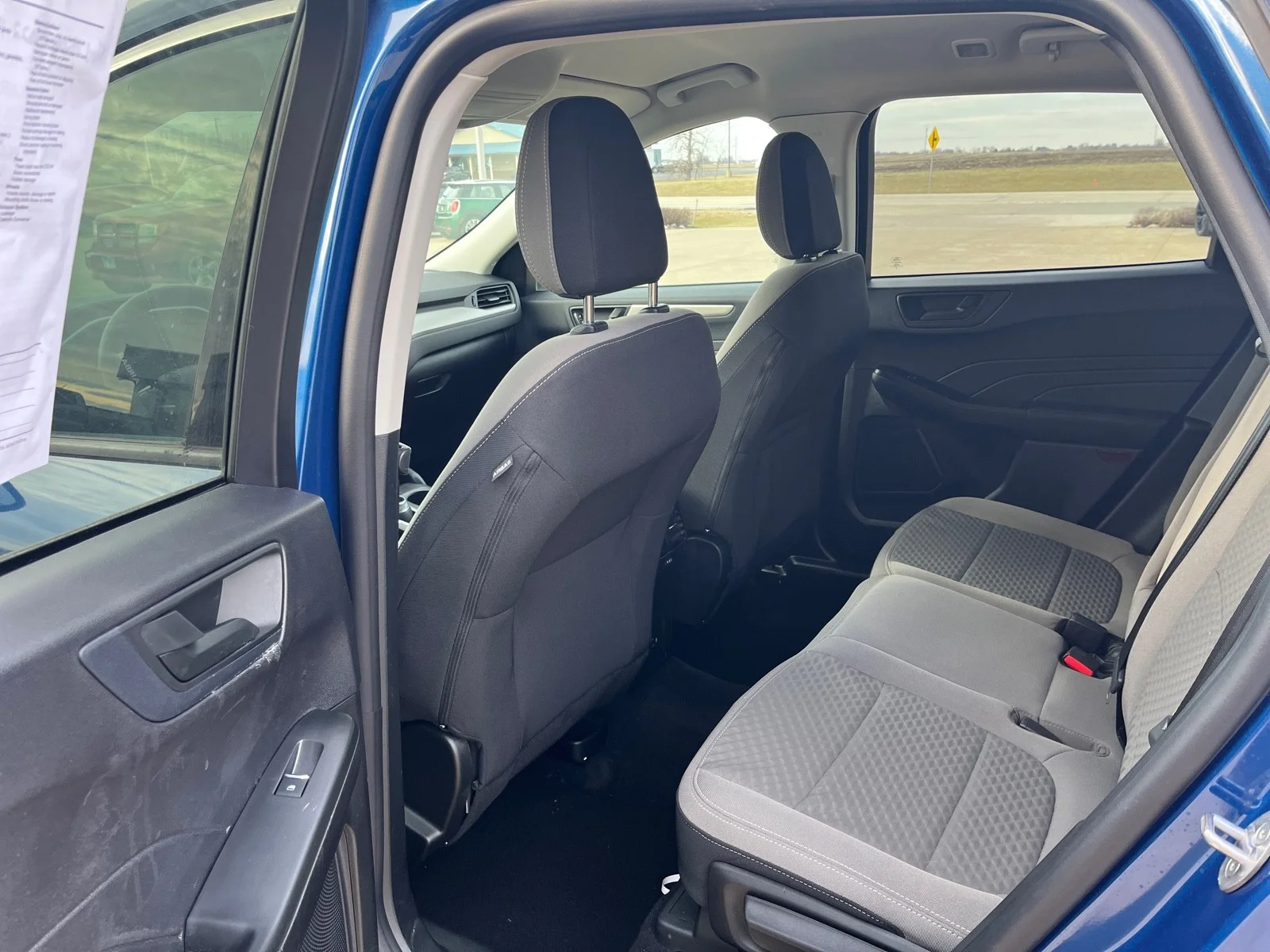Used 2022 Atlas Blue Metallic Ford SE image 17