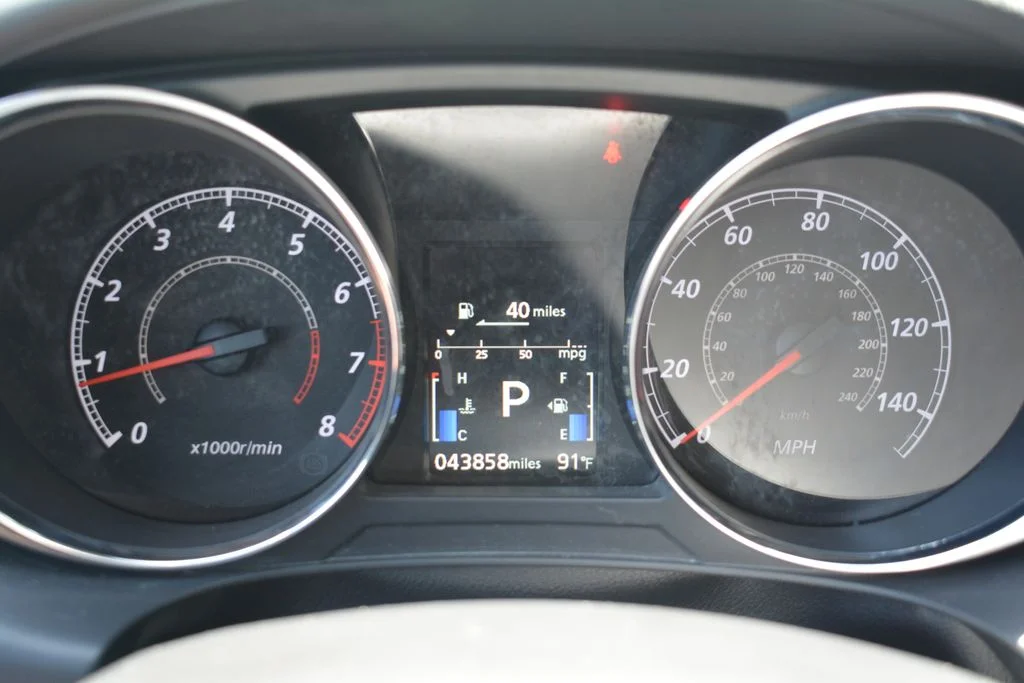 Used 2024 Silver Mitsubishi 2.0 ES image 12