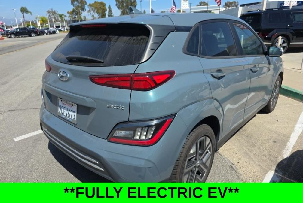 Used 2022 Green Hyundai Limited image 6