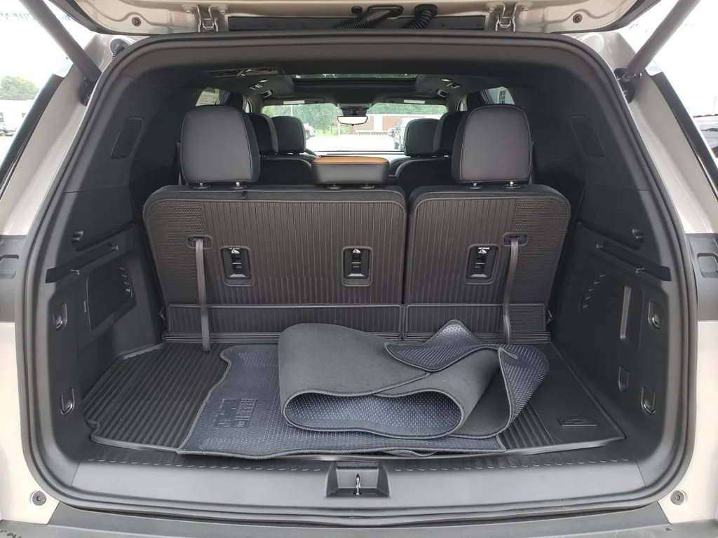 New 2027 Sandstone Gray Chevrolet Z71 image 10