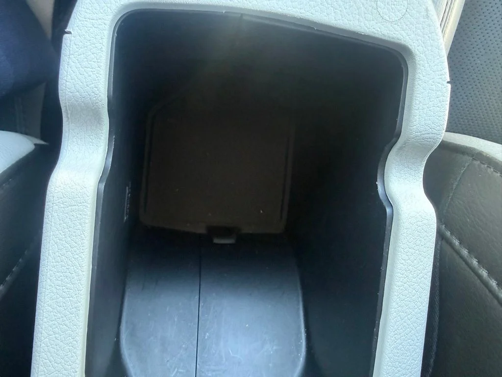 Used 2018 Silver Jeep Limited image 22