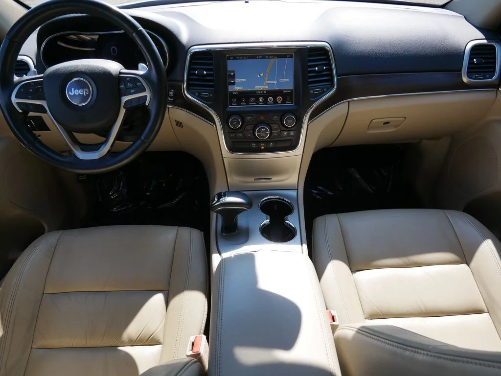Used 2015 White Jeep Limited image 13