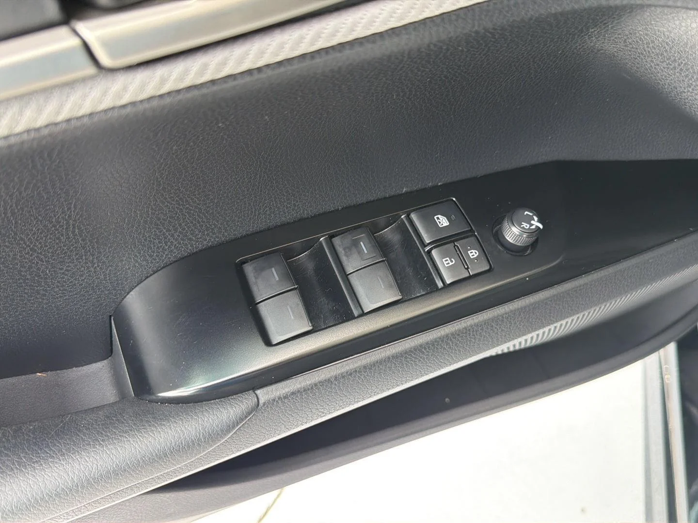 Used 2025 Midnight Black Metallic Toyota SE image 31