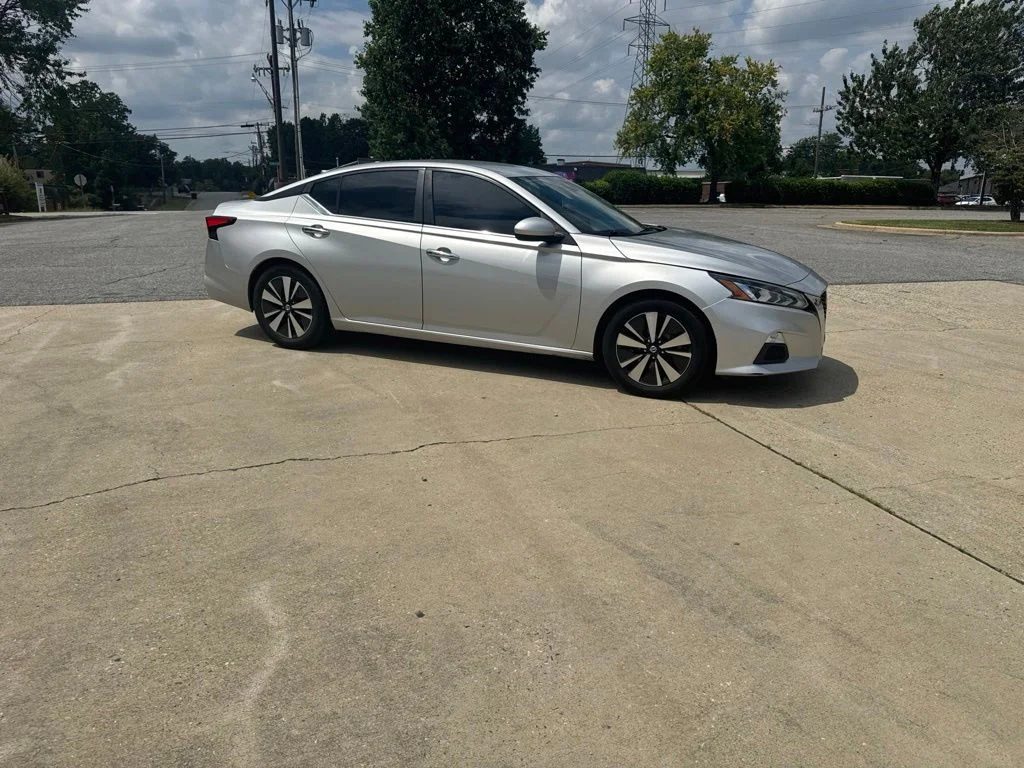 Used 2021 Silver Nissan 2.5 SV image 7