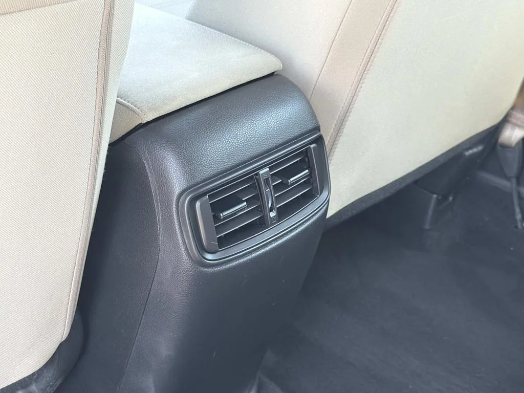 Used 2019 Platinum White Pearl Honda LX image 25