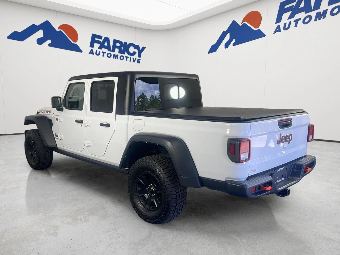 Used 2022 Bright White Clearcoat Jeep Mojave image 24