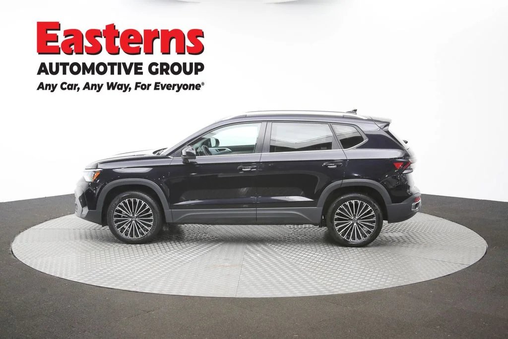 Used 2025 Black Volkswagen 1.5T SE image 55