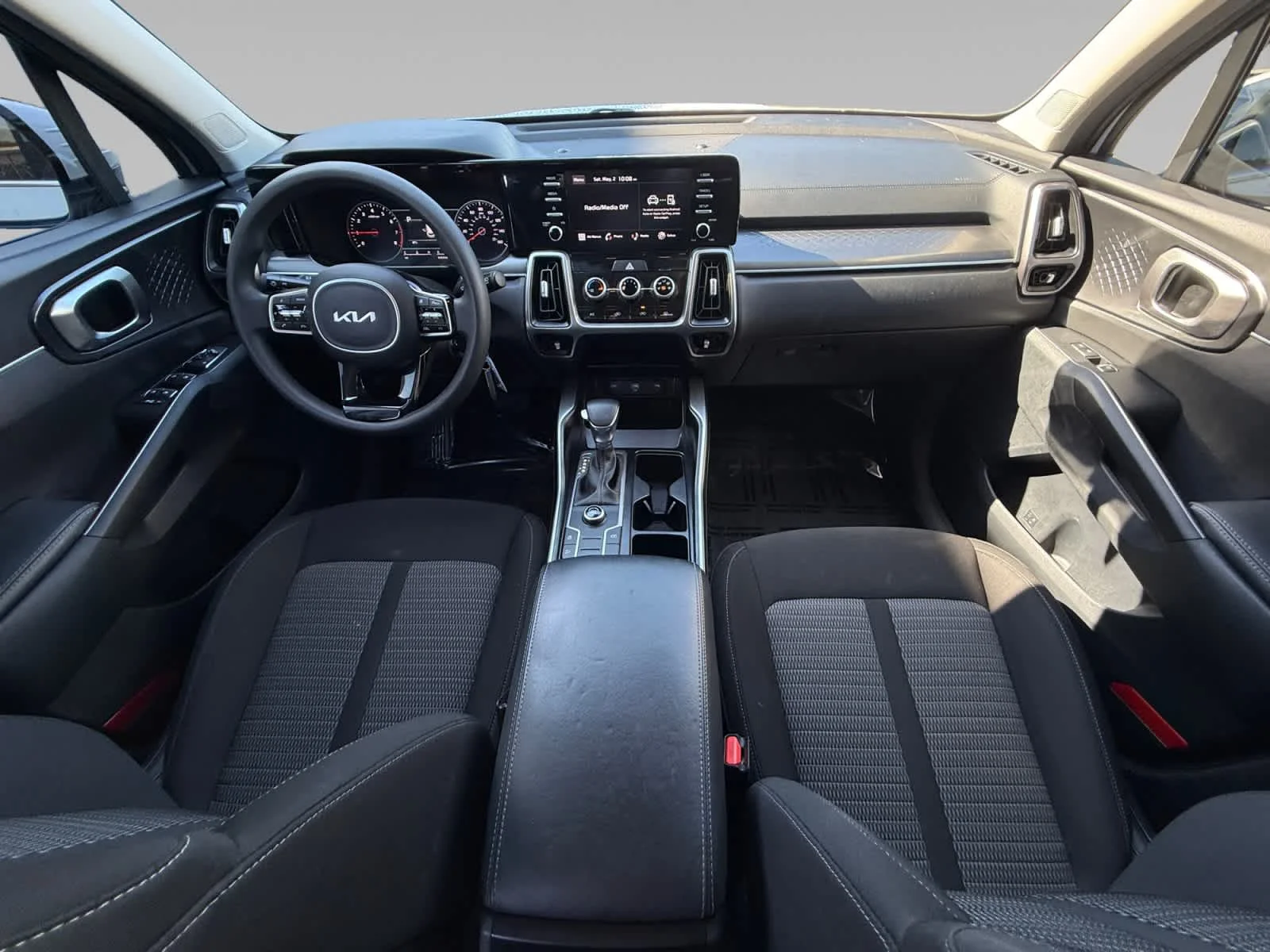 2023 Kia Sorento LX - Photo 18