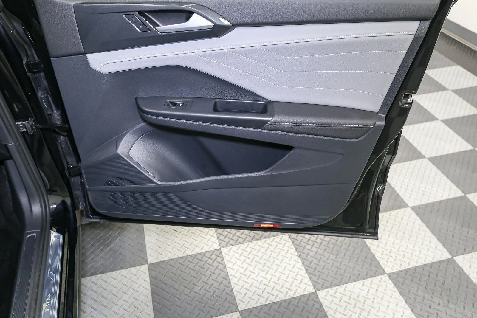 Certified Used 2024 Deep Black Pearl Volkswagen SEL image 23