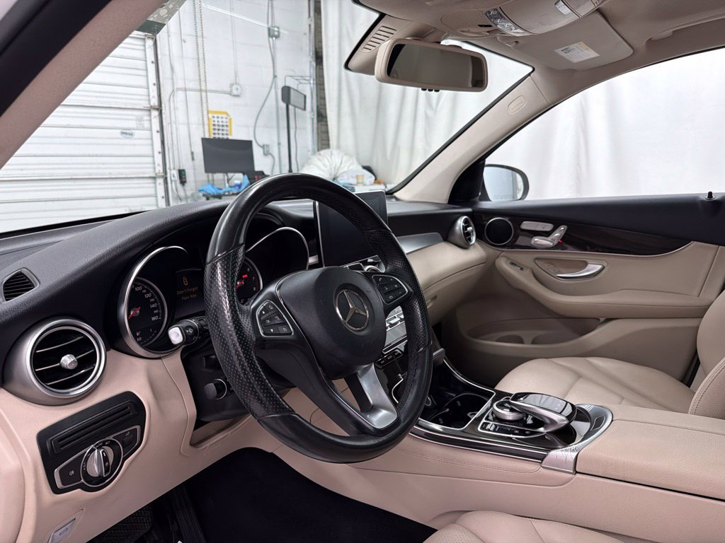 Used 2016 White Mercedes-Benz GLC 300 image 14