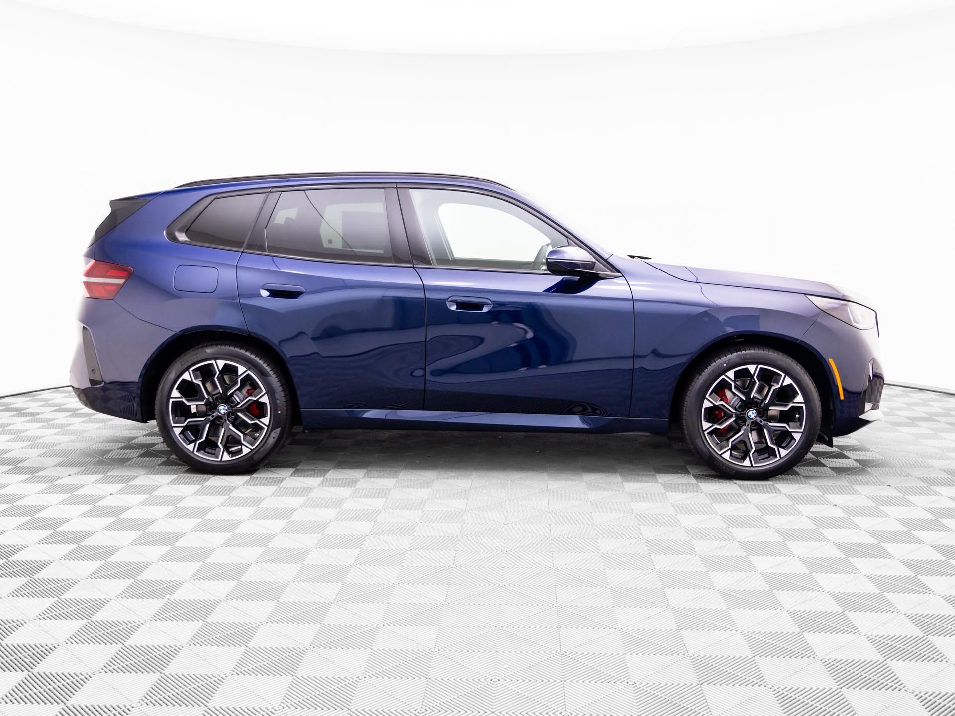 New 2026 Tanzanite Blue II Metallic BMW 30 xDrive image 8