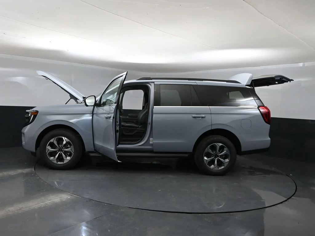 New 2027 Gray Ford Active image 40