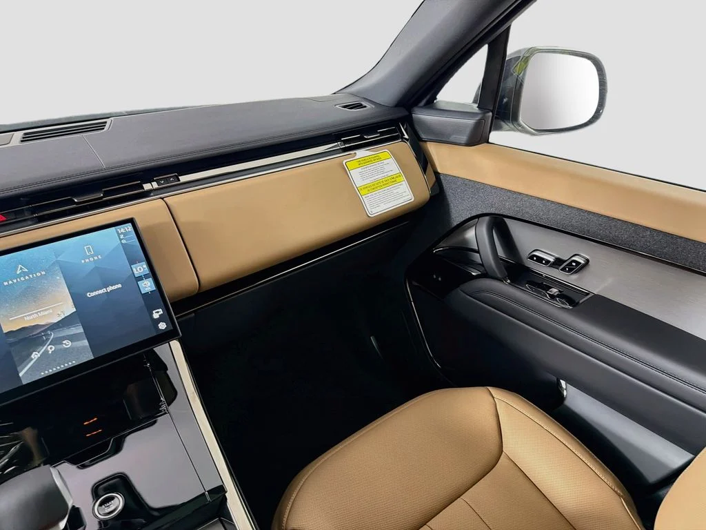 New 2026 Fuji White Land Rover Dynamic SE image 25
