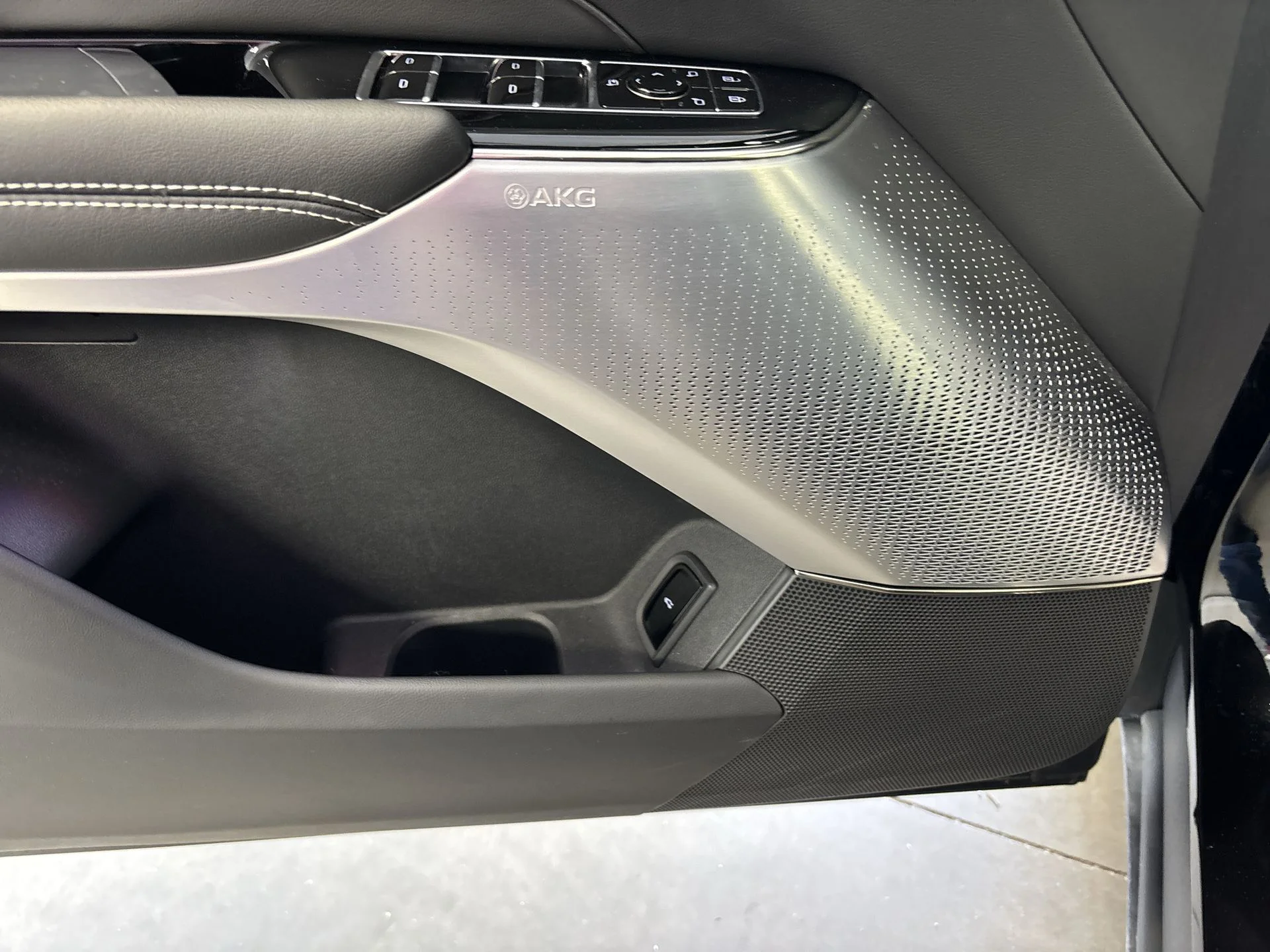 2025 Cadillac LYRIQ Luxury 2 - Photo 71
