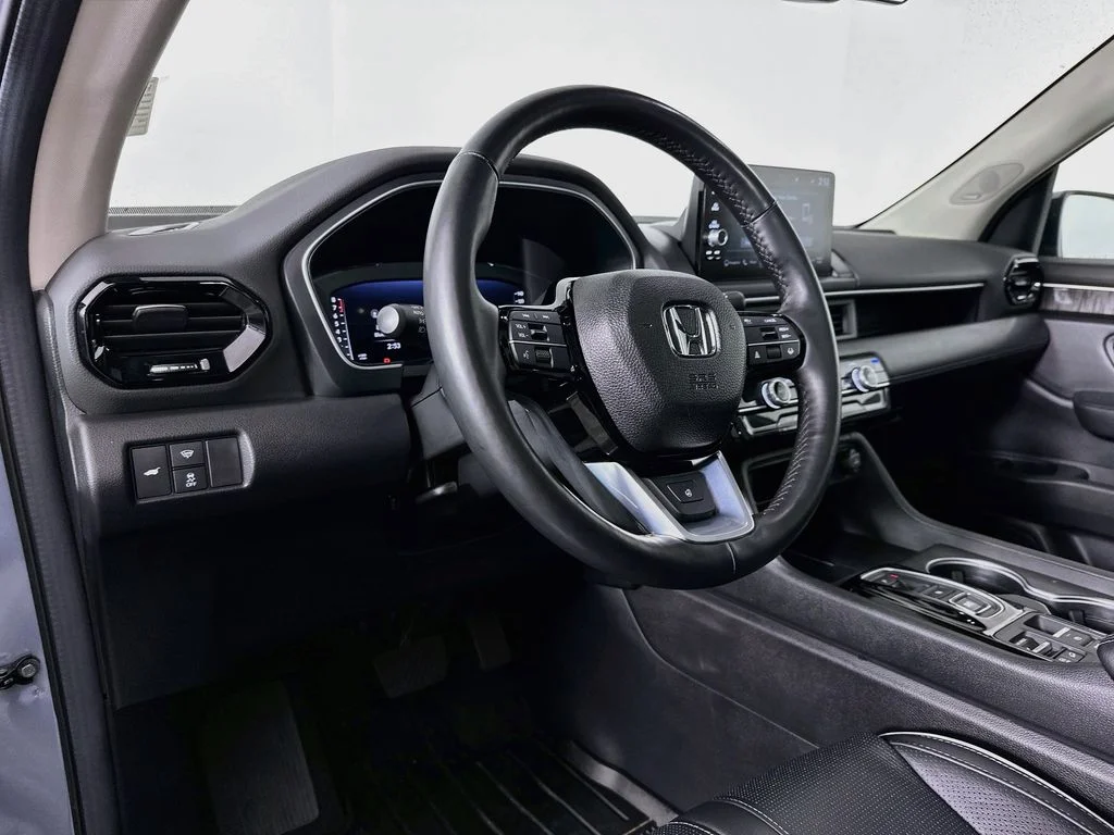 Used 2024 Sonic Gray Pearl Honda Elite image 10