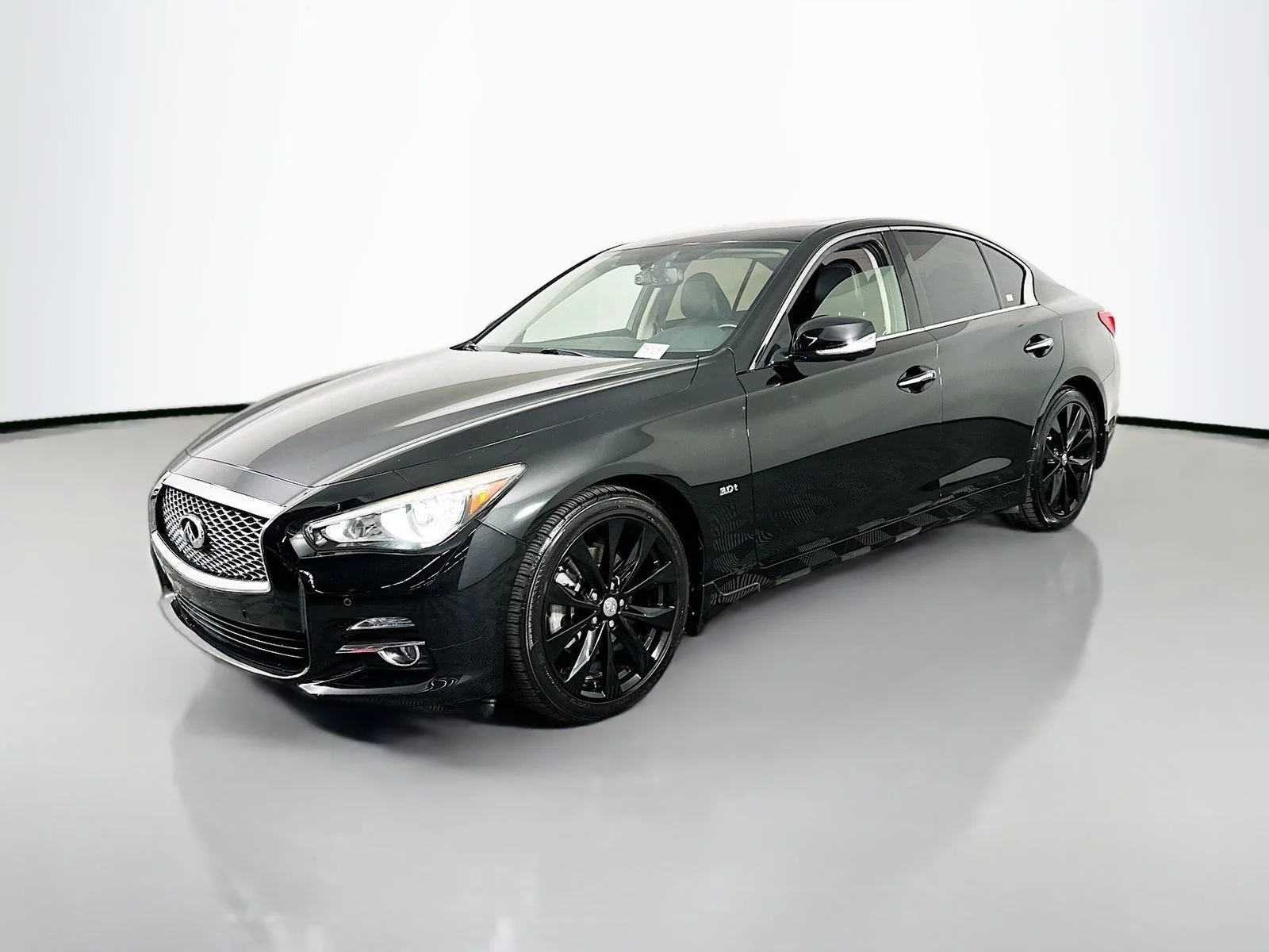 Used 2017 Black Obsidian INFINITI 3.0t Premium image 3