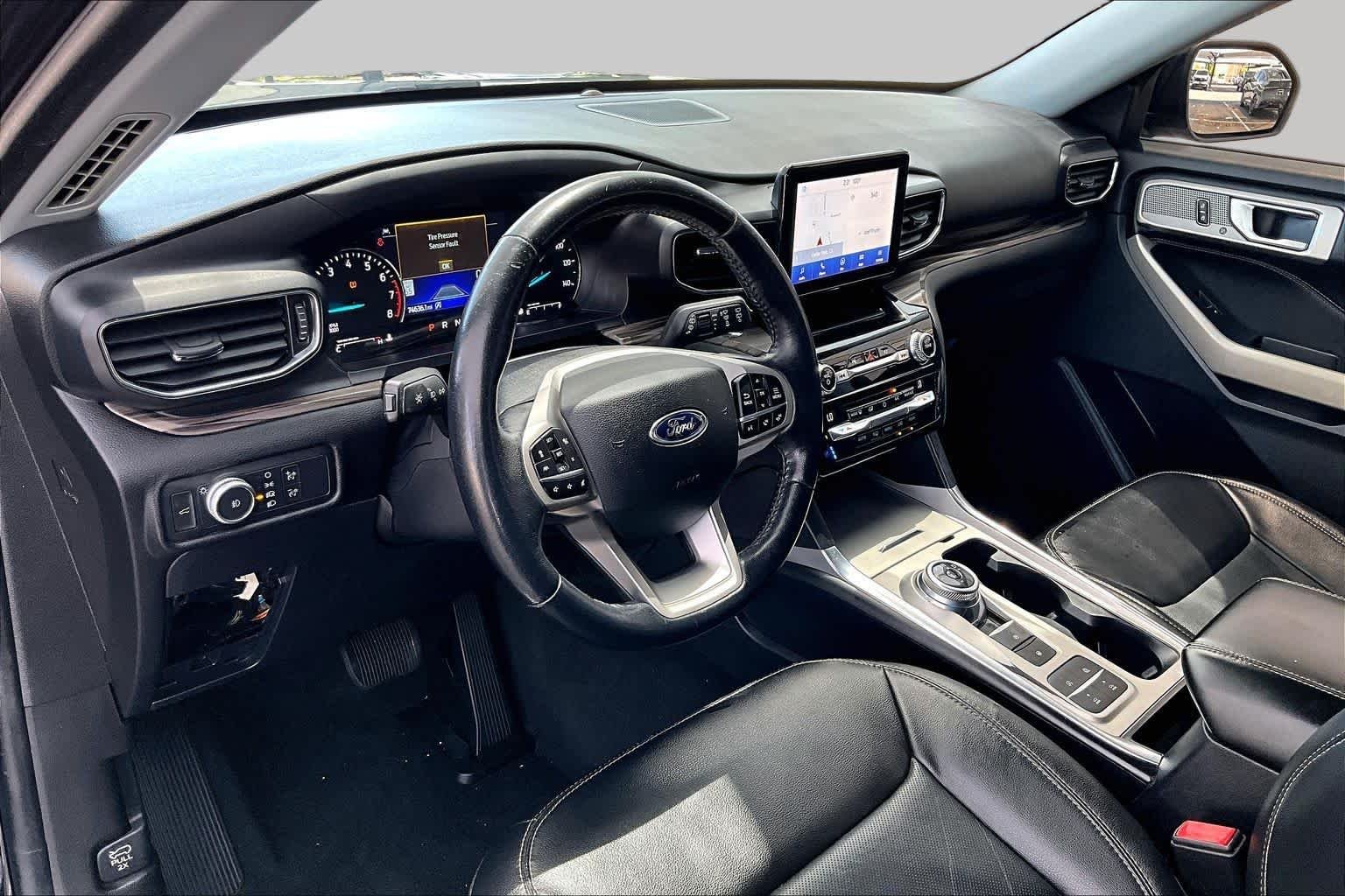 Used 2021 Agate Black Metallic Ford Limited image 18