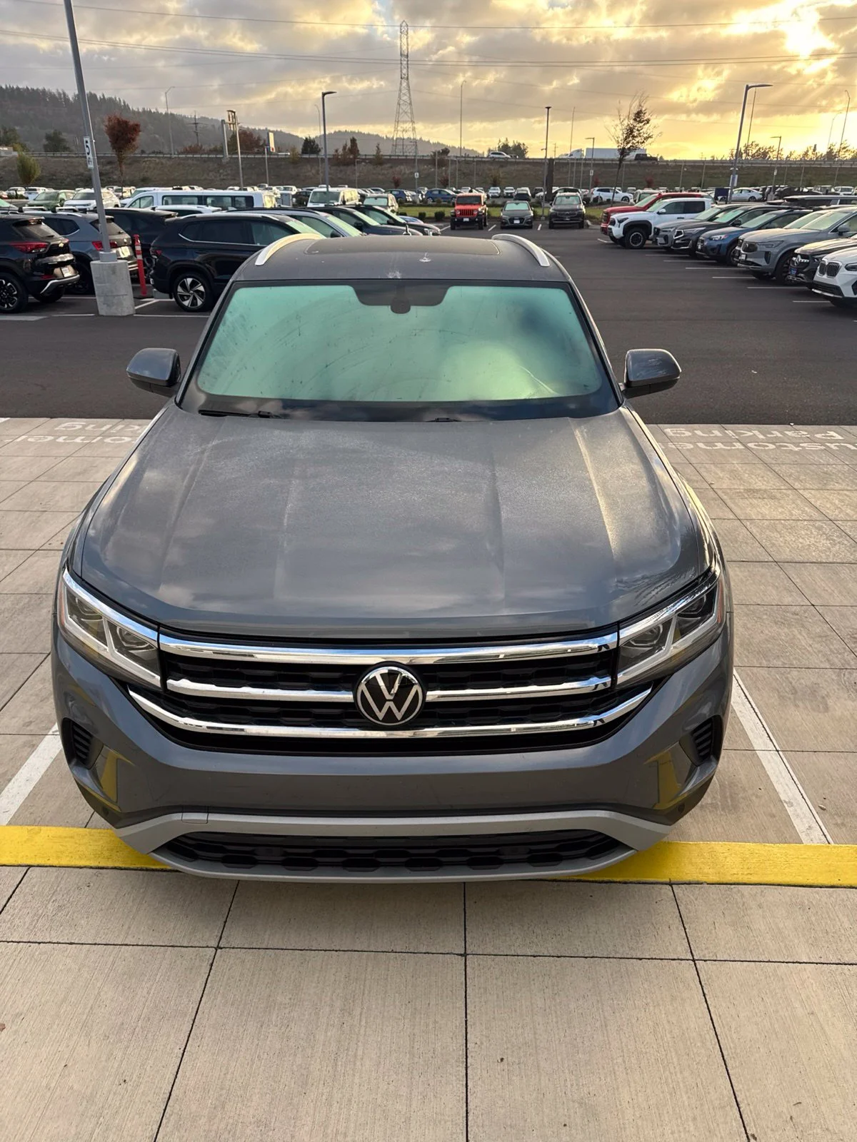 Used 2023 Gray Volkswagen 2.0T SE w/Technology image 2