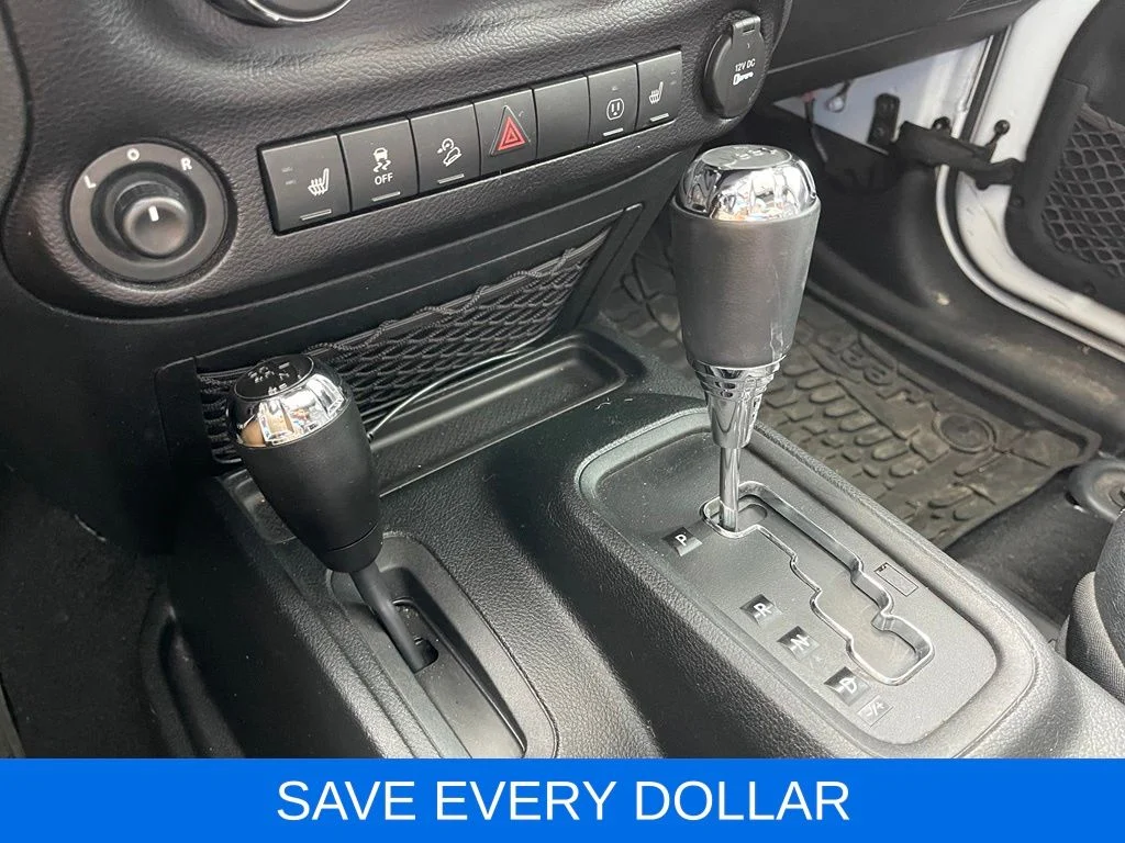 Used 2016 White Jeep Unlimited Rubicon image 11
