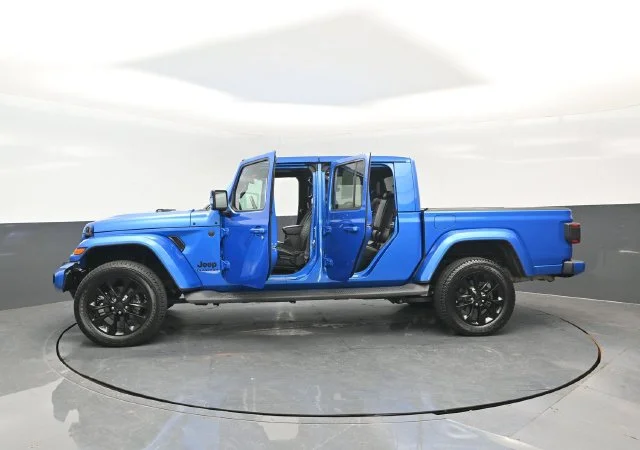 Certified Used 2022 Hydro Blue Pearlcoat Jeep High Altitude image 32
