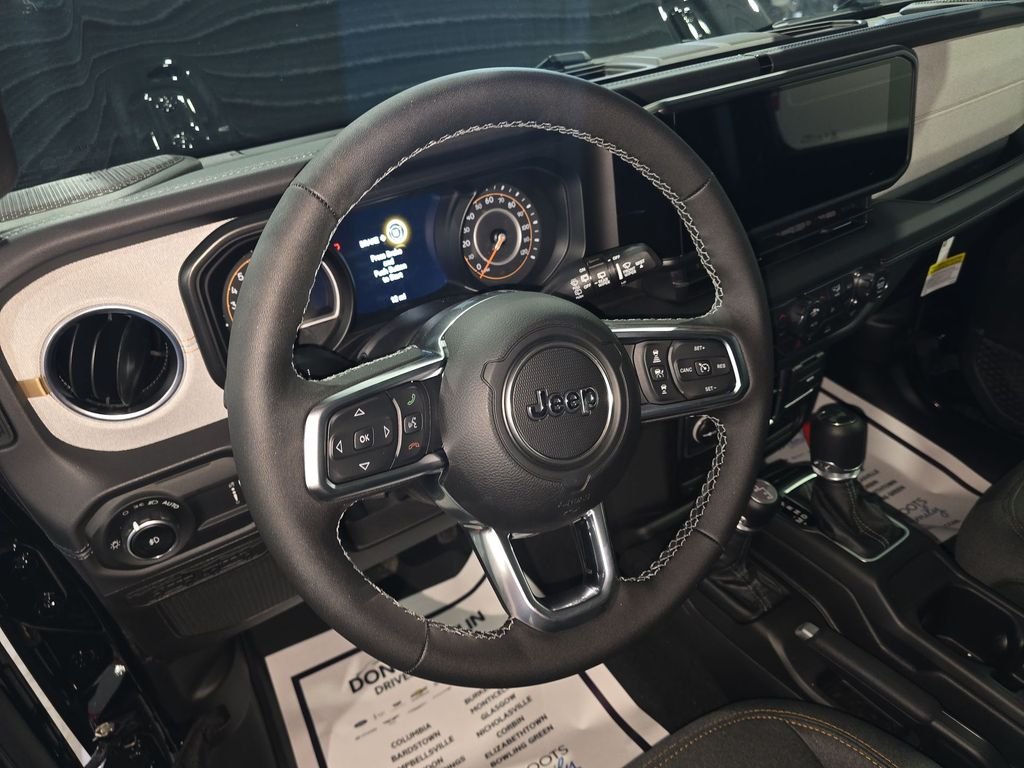 New 2026 Black Clear-Coat Exterior Paint Jeep Sahara image 19