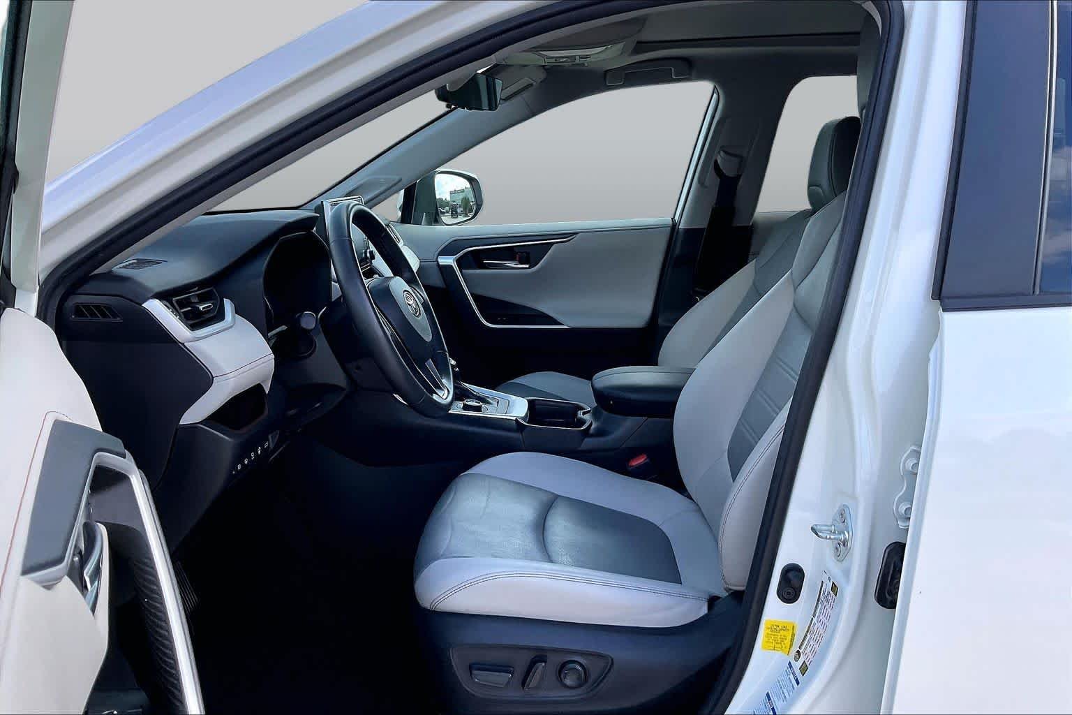 Used 2021 Blizzard Pearl Toyota Hybrid Limited image 8