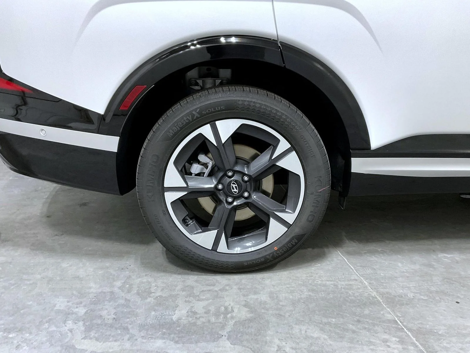 New 2026 White Hyundai Limited image 19