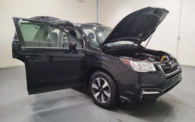 Used 2018 Black Subaru 2.5i Limited image 9