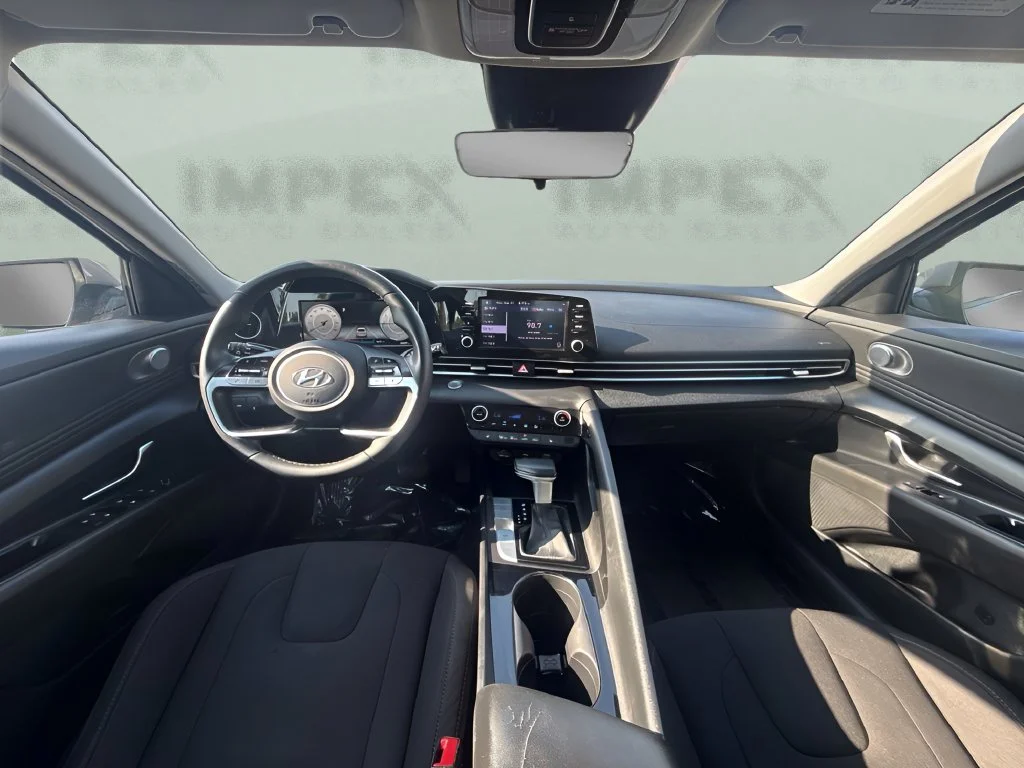 Used 2021 Silver Hyundai SEL image 11