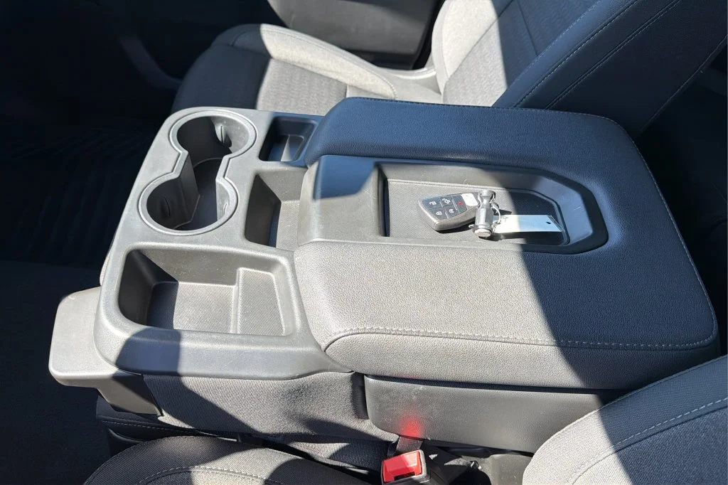 Used 2023 STERLING GRAY METALLIC Chevrolet Custom image 28