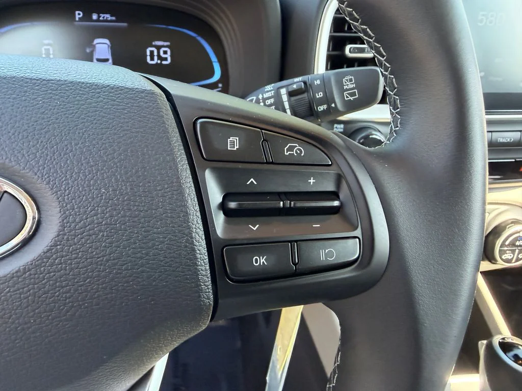 Used 2023 Shimmering Silver Hyundai SEL image 22