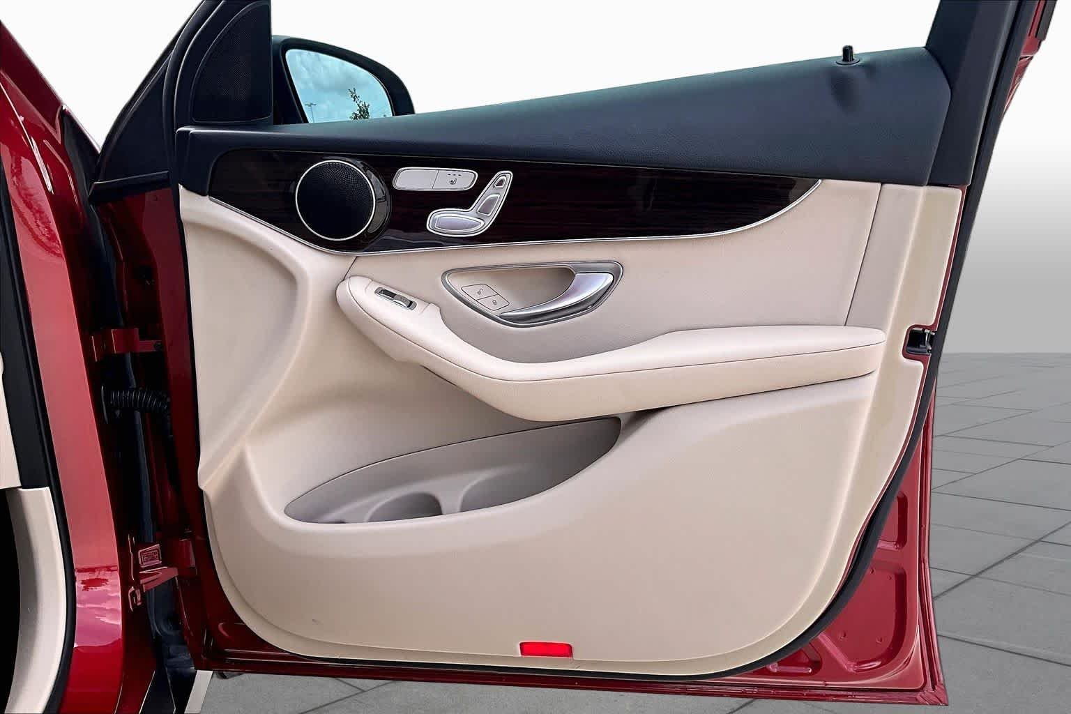 Used 2019 designo Cardinal Red Metallic Mercedes-Benz GLC 300 image 20