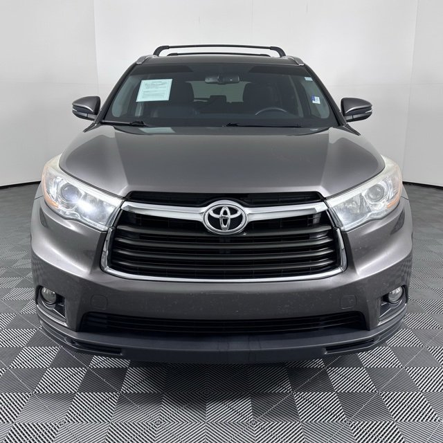 2016 Toyota Highlander XLE photo 2