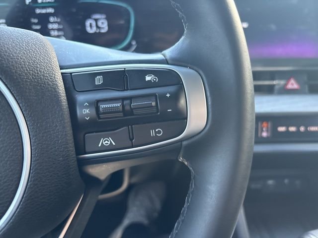 Used 2025 Red Kia X-Line image 19