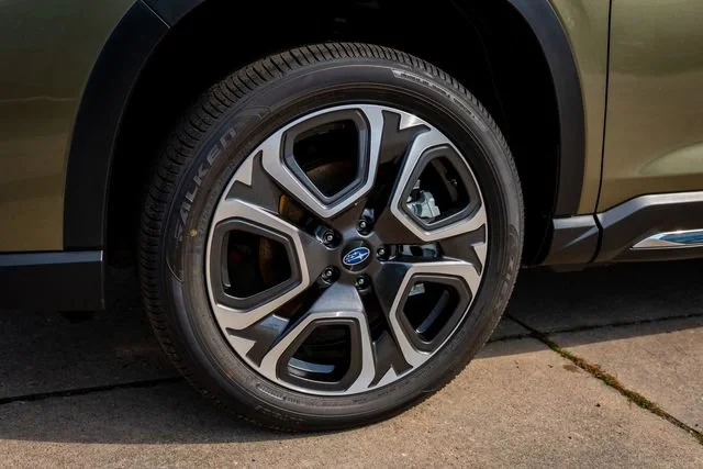 New 2026 Autumn Green Metallic Subaru Limited image 14