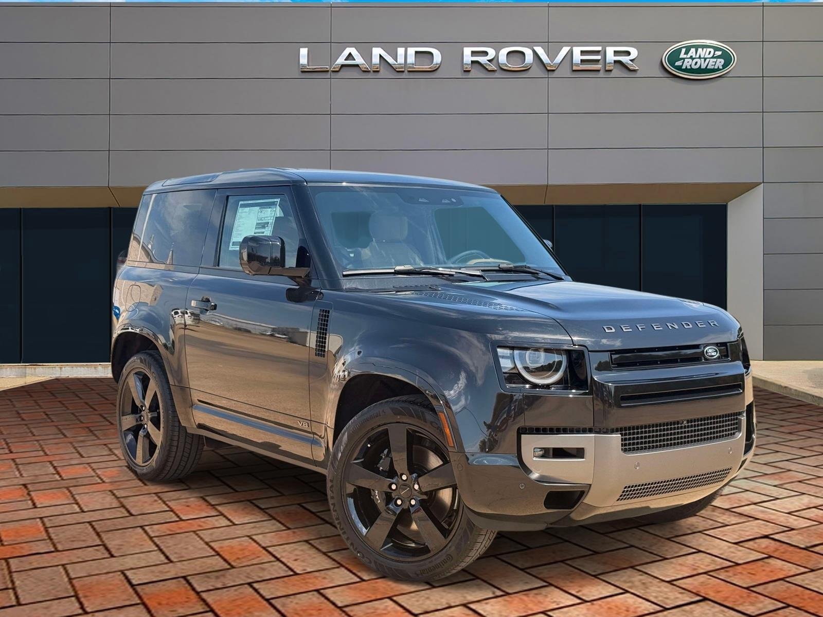 2026 Land Rover Defender 90 V8