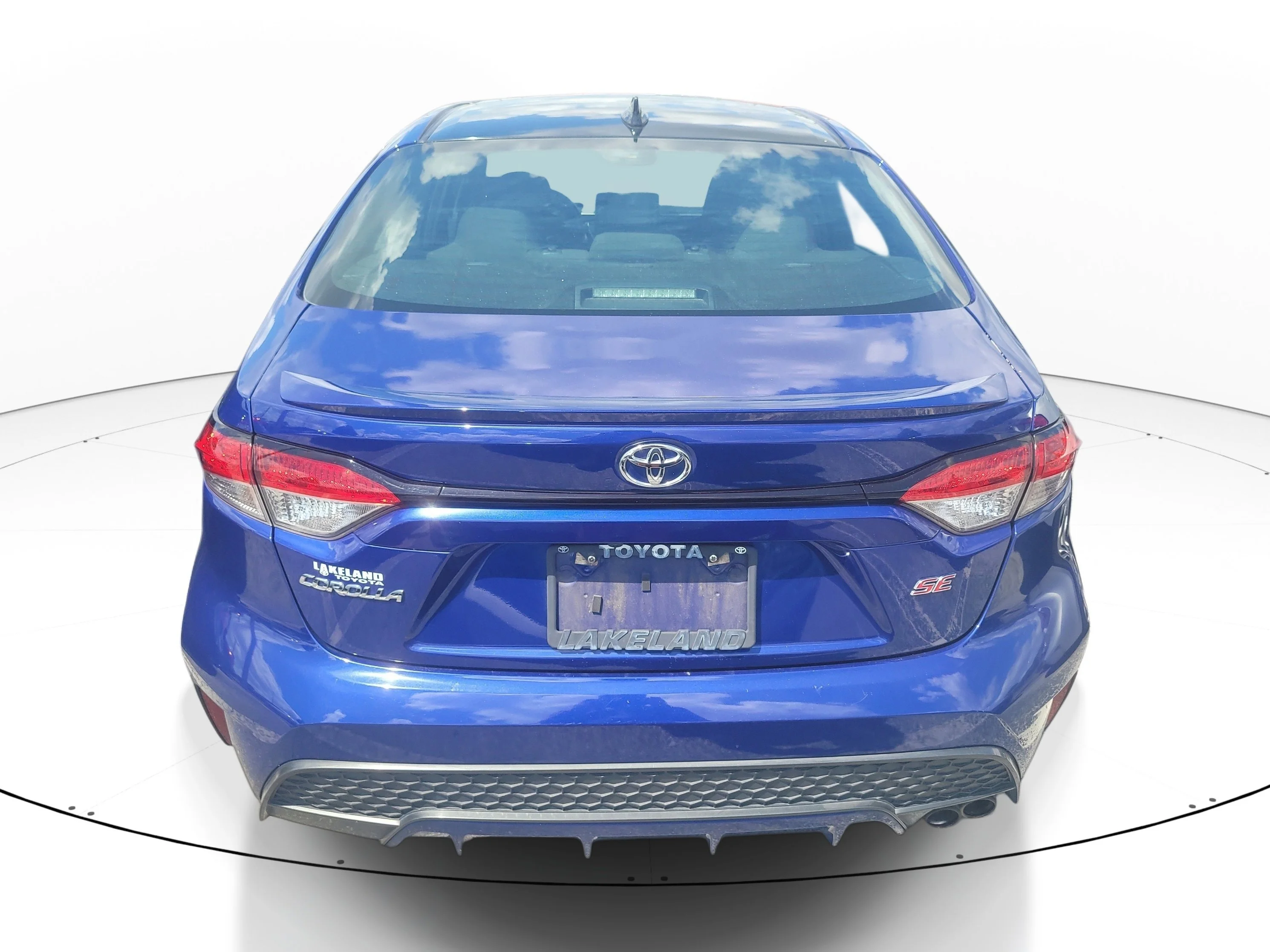 Used 2022 Black Sand Pearl Toyota SE image 5