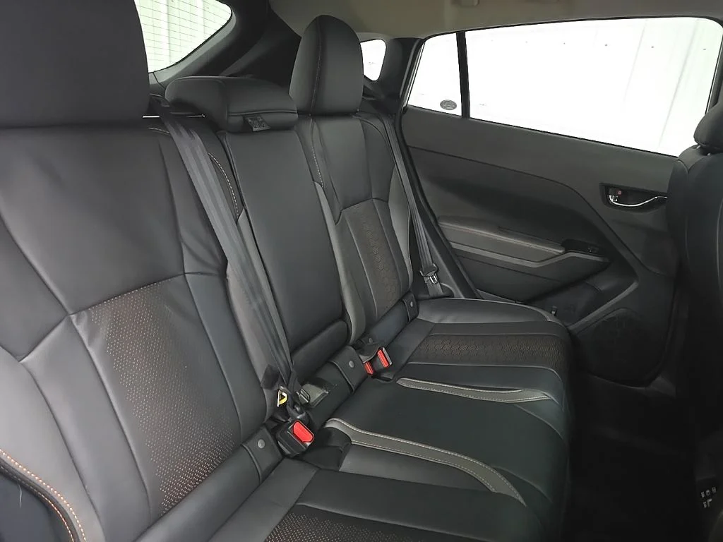 Used 2025 Crystal White Pearl Subaru Limited image 21