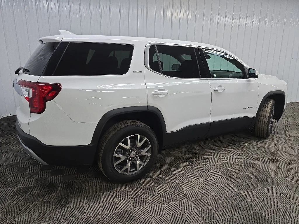 Used 2023 White GMC SLE image 3