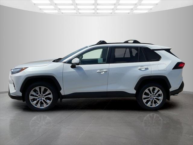 Certified Used 2023 PLATINUM WHITE PEARL MC. Toyota  image 2