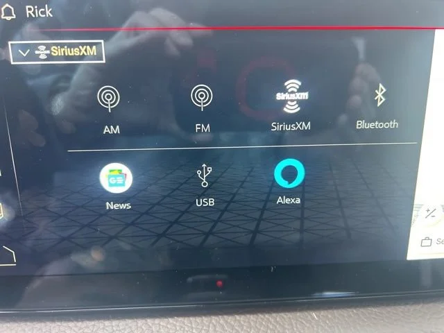 Used 2025 White Frost Tricoat GMC Denali image 29